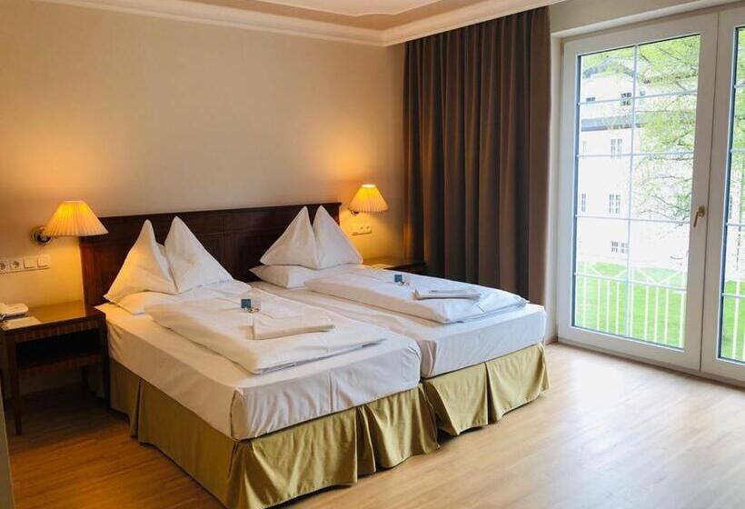 Номер Стандарт с Балконом, Schloss Kurhotel Strobl