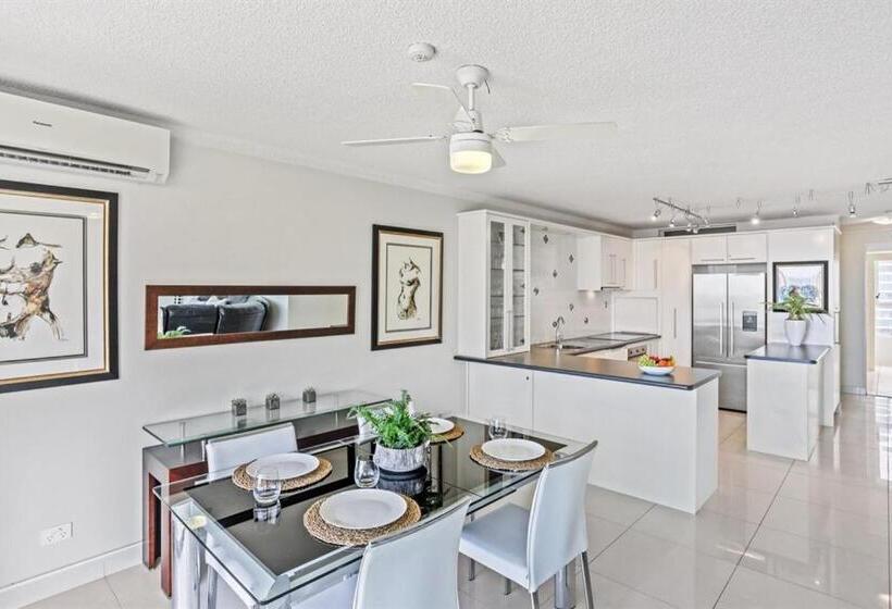 침실 2개 디럭스 아파트, One The Esplanade Apartments On Surfers Paradise
