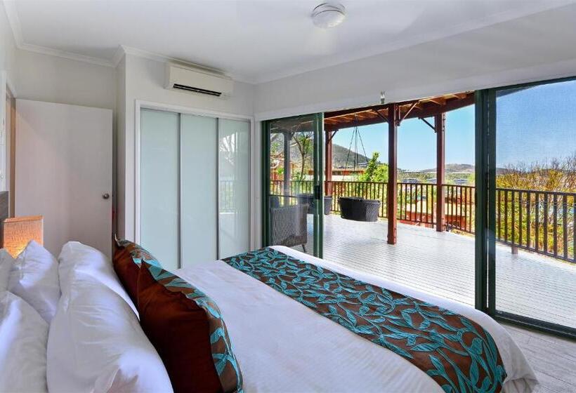 דירת שלושה חדרים, Casuarina Cove Apartments