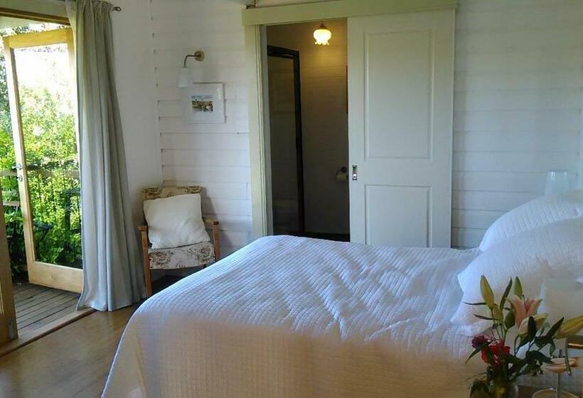 발코니 디럭스 룸, The Old Church Bed And Breakfast
