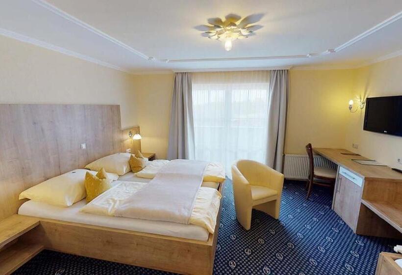 Номер Стандарт Трехместный, Voralpenhotel Schmoller