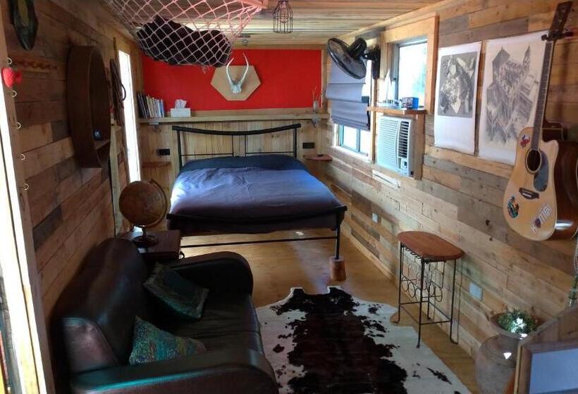 اتاق استاندارد اینتریور, Alice's Secret Travellers Inn