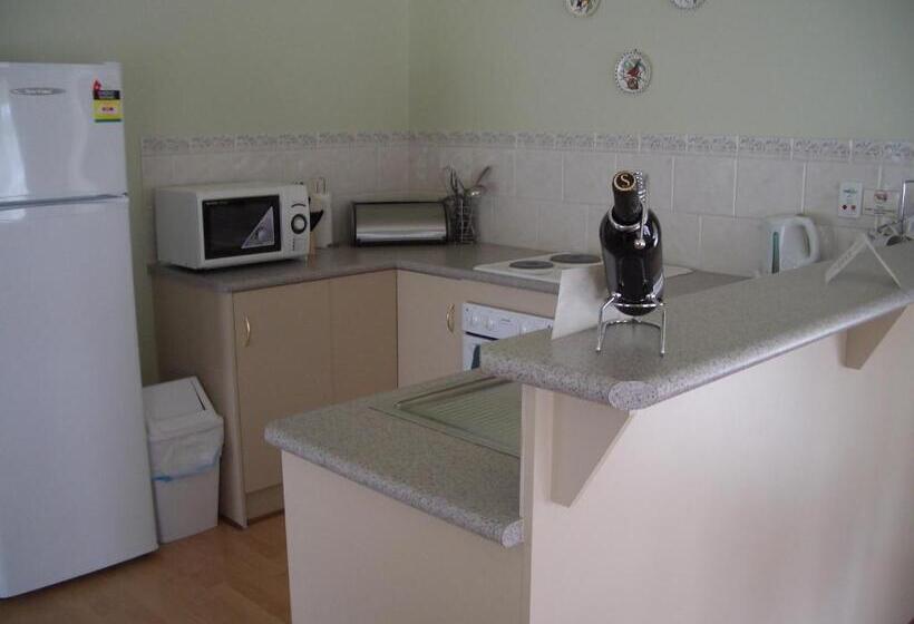 Апартаменты 2 Спальни, Carolynnes Cottages
