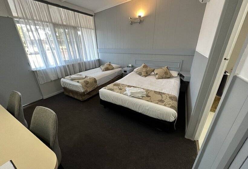 デラックスルーム, Charlton Motel