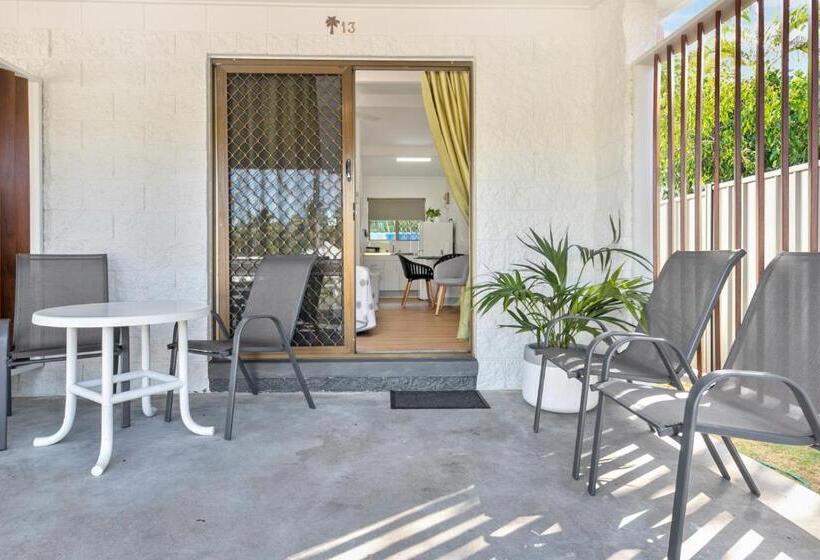 패밀리 룸, Kinka Palms Motel