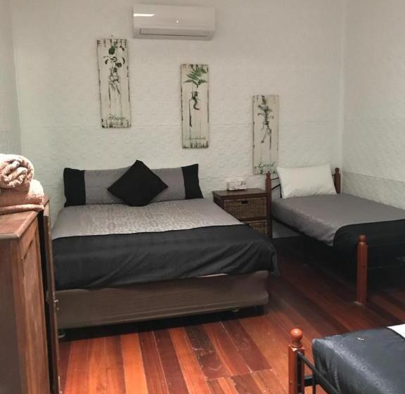 4인용 스탠다드 룸, Dongara Breeze Inn