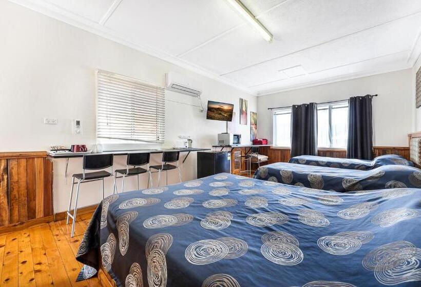חדר משפחתי, Tamworth Lodge Motel