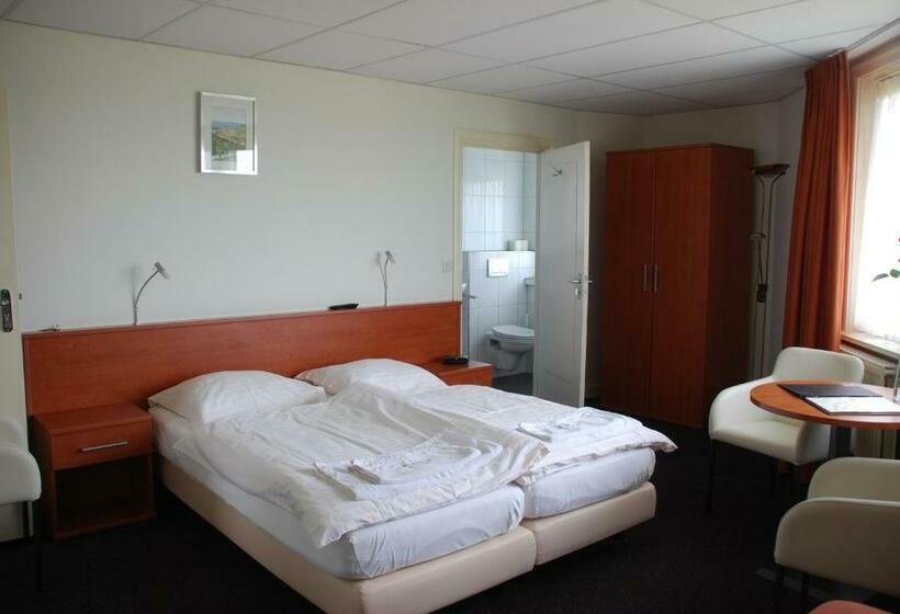 Номер Стандарт Трехместный, T Streefkerkse Huis