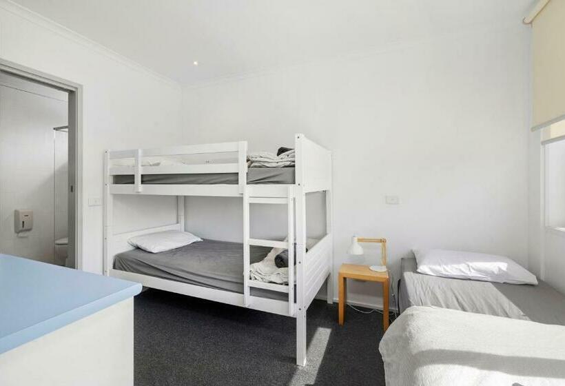 Family Suite, Moody's Motel