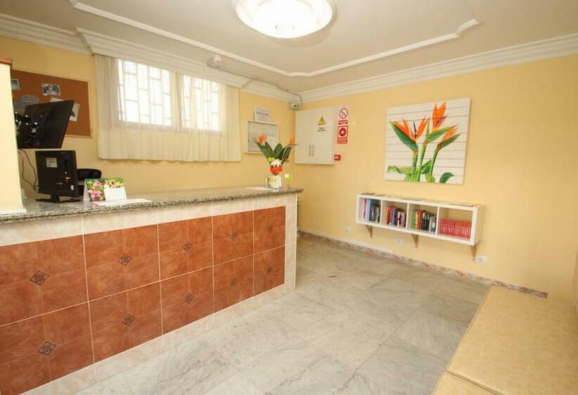 Апартаменты 1 Спальня Вид на Бассейн, Apartamentos Strelitzias