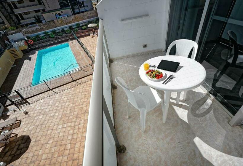 Апартаменты 1 Спальня Вид на Бассейн, Apartamentos Strelitzias
