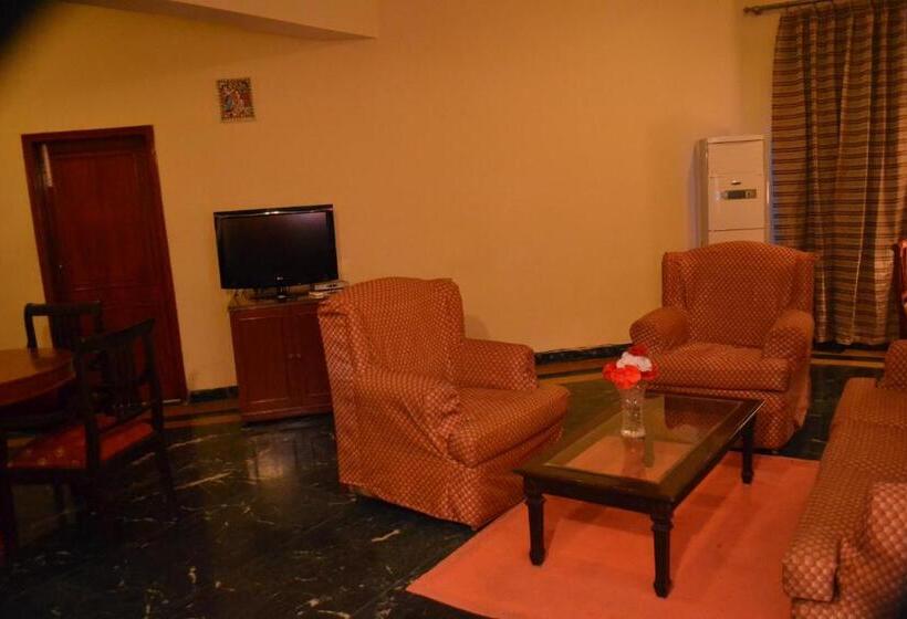 سوییت, The Royal Residency