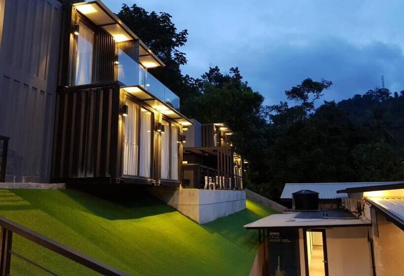 Трехместный Номер Стандарт с Балконом, Casa Hill Resort