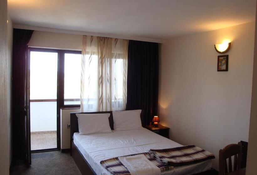 스탠다드 발코니 룸, Family Hotel Diana