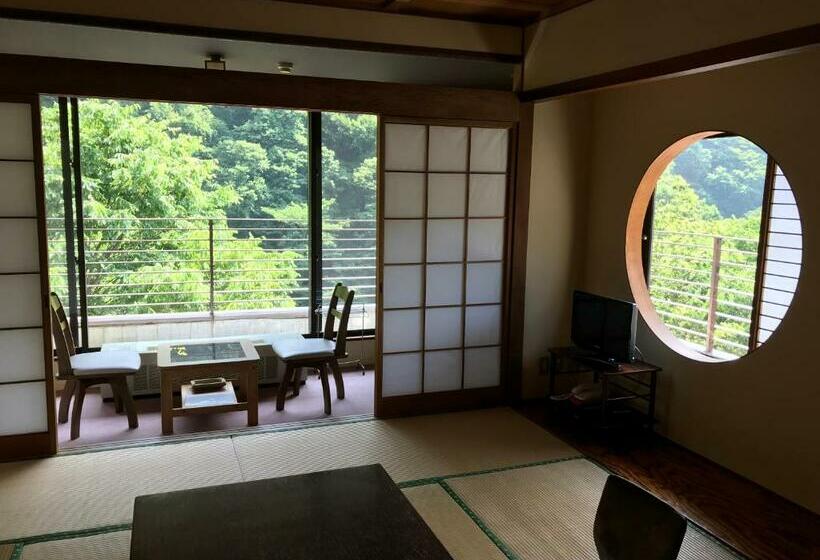 标准间带山景, Hiranoya