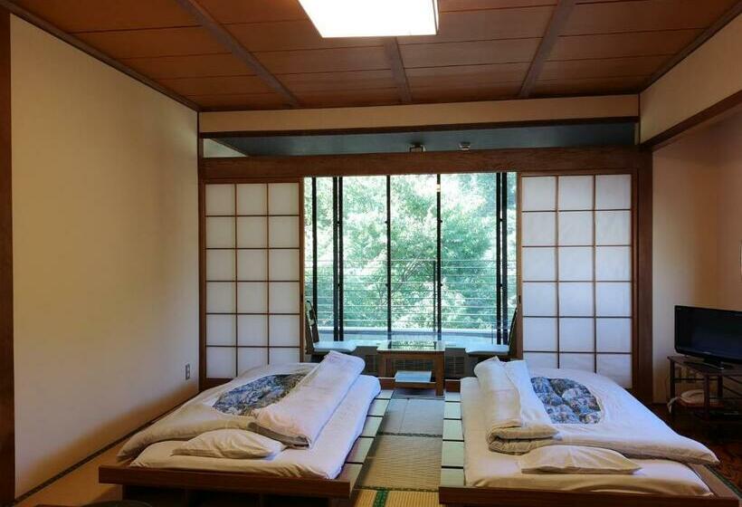 标准间带山景, Hiranoya