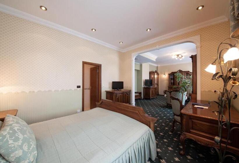 سوییت جونیور, Grand Hotel London