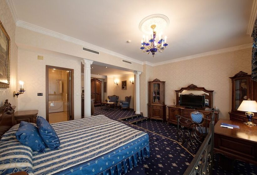 سوییت جونیور, Grand Hotel London