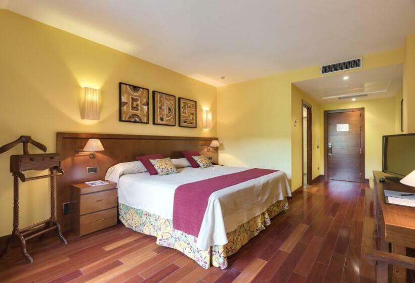 Habitación Superior con Vistas, Monasterio De Boltana Spa