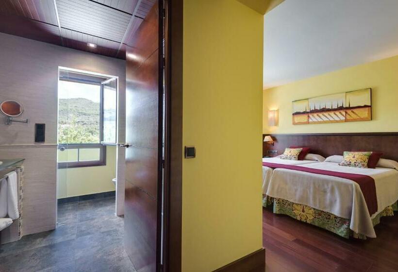 Habitación Superior con Vistas, Monasterio De Boltana Spa