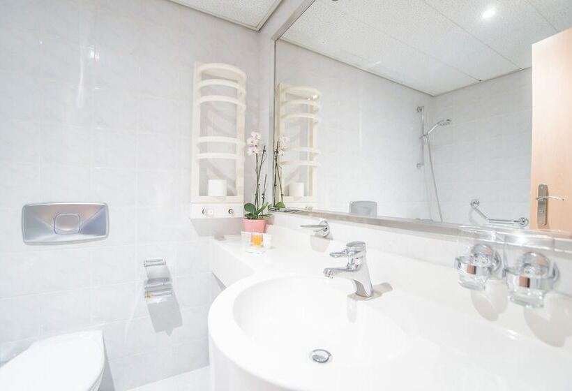 Номер Стандарт, Cosmopolitan Bobycentrum   Czech Leading Hotels