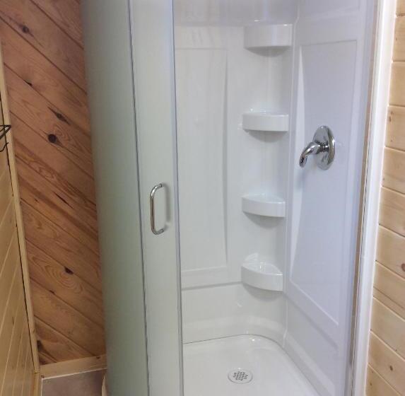 Номер Стандарт, Madawaska Lodge