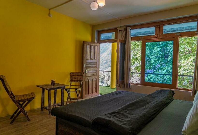Номер Стандарт, Whoopers Hostel Tosh