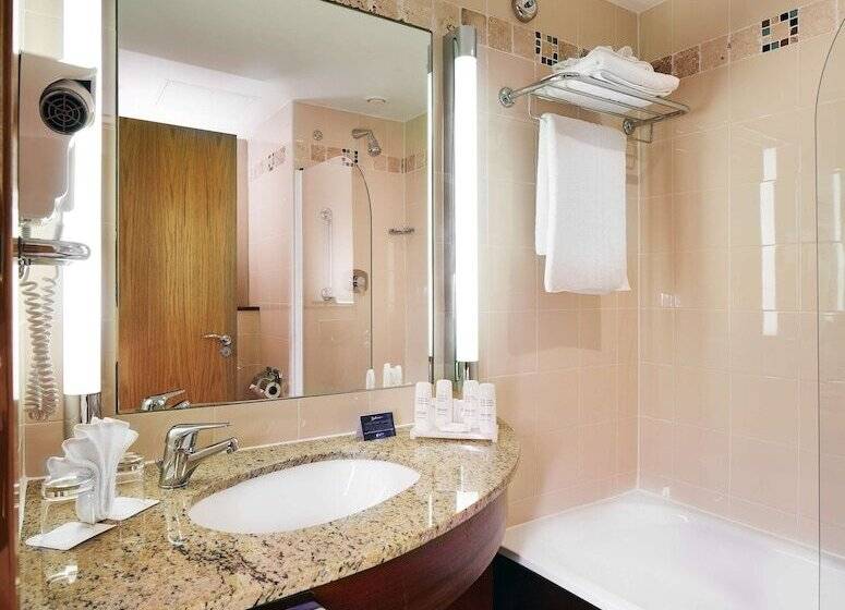 Номер Стандарт, Radisson Blu Hotel, Athlone