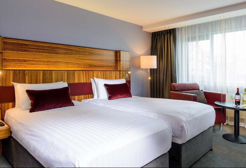 Номер Стандарт Вид на Реку, Radisson Blu Hotel, Athlone
