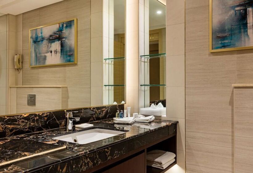 اتاق سوپریور, The Diplomat Radisson Blu Hotel Residence & Spa