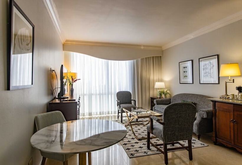 スイート, Courtleigh Hotel & Suites