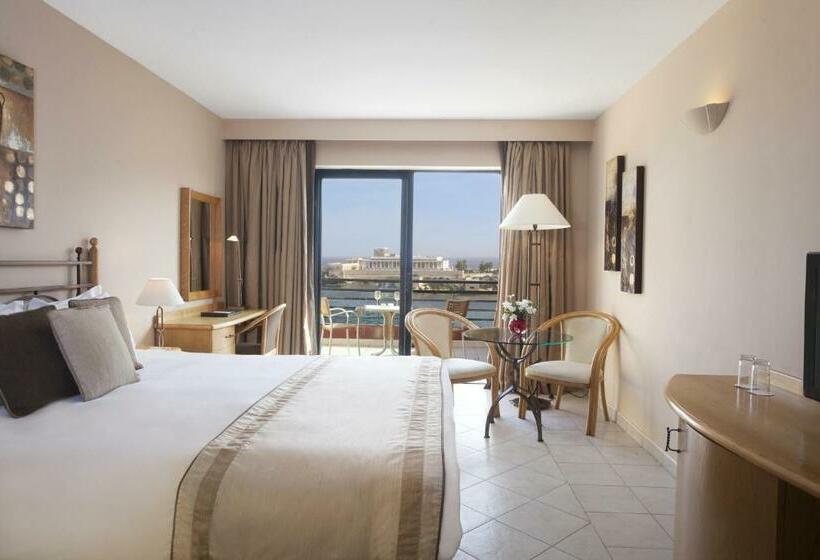 اتاق سه نفره سوپریور با چشم‌انداز دریا, Verdi St George S Bay Marina