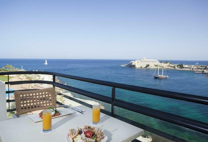 اتاق سه نفره سوپریور با چشم‌انداز دریا, Verdi St George S Bay Marina
