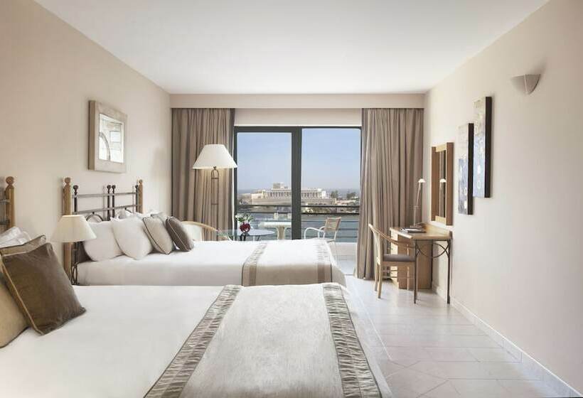 اتاق سوپریور با چشم‌انداز دریا, Verdi St George S Bay Marina