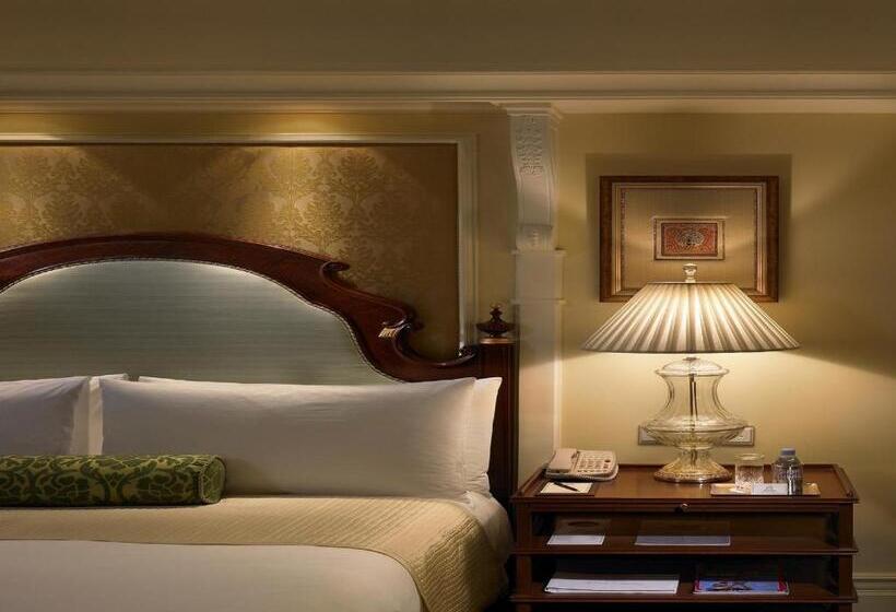 Номер Премиум, The Leela Palace Bengaluru