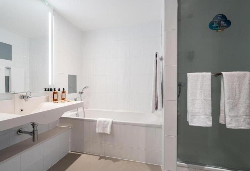 جناح سرير ملكى, Novotel Vilnius Centre