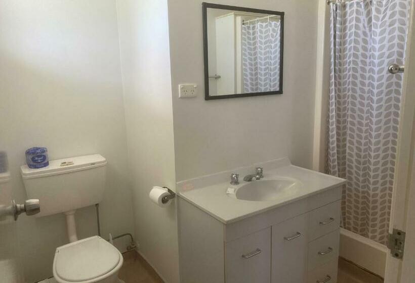 Номер Стандарт, Tin Can Bay Budget Accommodation