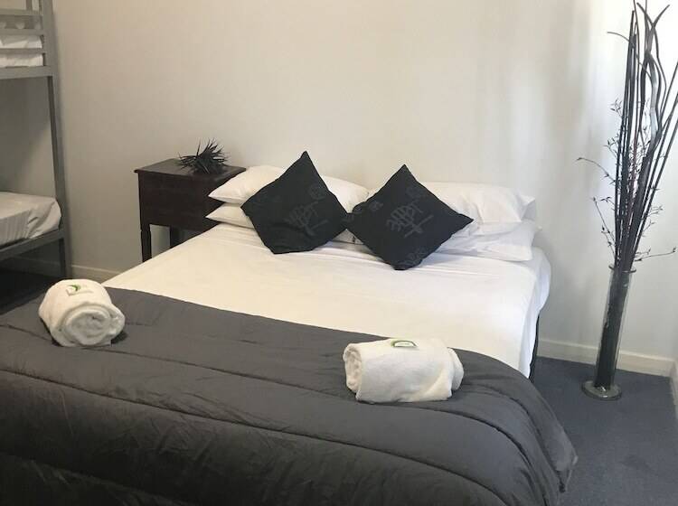 Номер Стандарт, Tin Can Bay Budget Accommodation