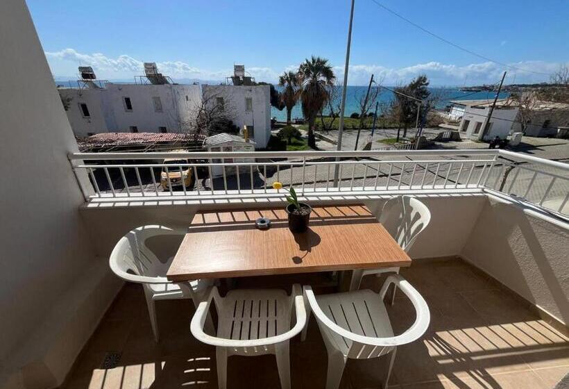 آپارتمان 1 خوابه با چشم‌انداز دریا, Holiday Apart 50 Meters To Beach, Sea View Apartments