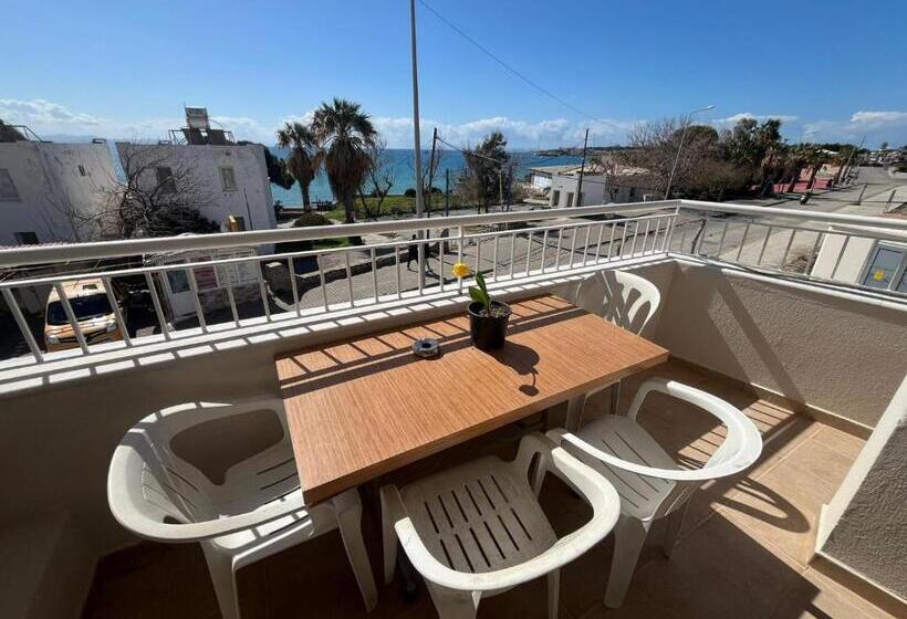 آپارتمان 1 خوابه با بالکن, Holiday Apart 50 Meters To Beach, Sea View Apartments