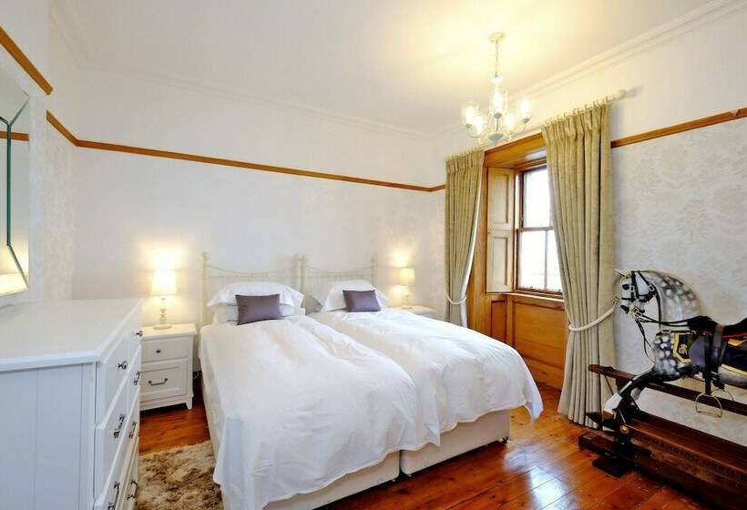 Дом 3 Спальни, Aberdeen Lighthouse Cottages