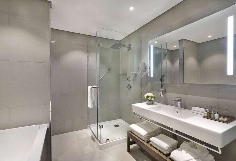 Люкс, Chekhoff Hotel Moscow Curio Collection By Hilton