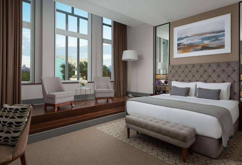 Номер Deluxe, Chekhoff Hotel Moscow Curio Collection By Hilton