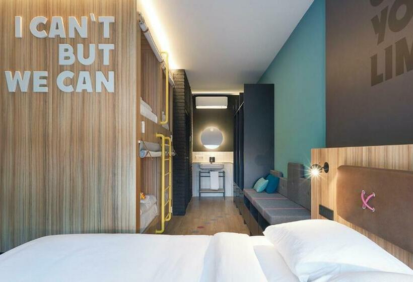 Club Room, Hup