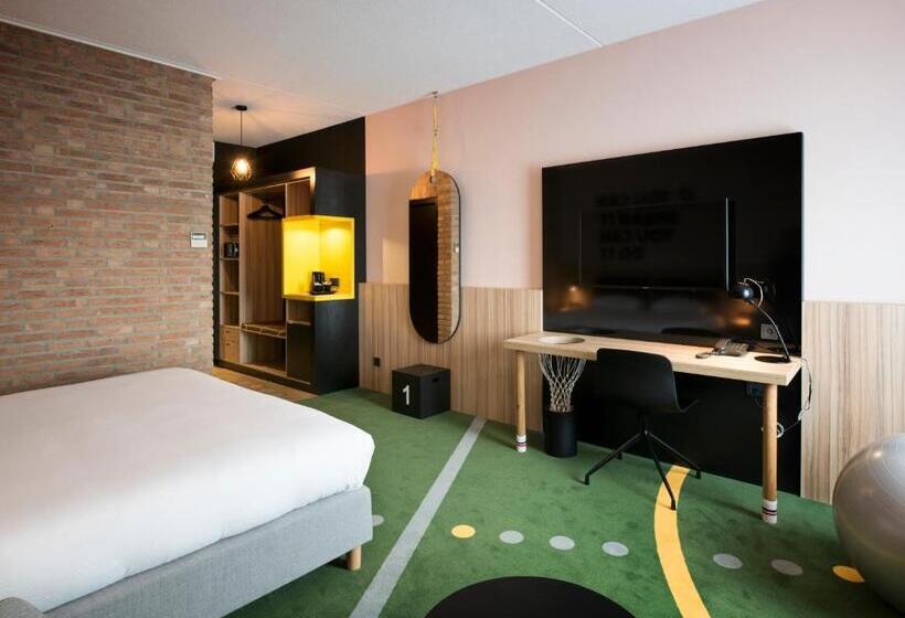 Standard Room, Hup
