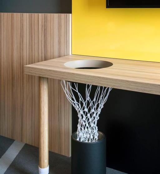 Family Room, Hup