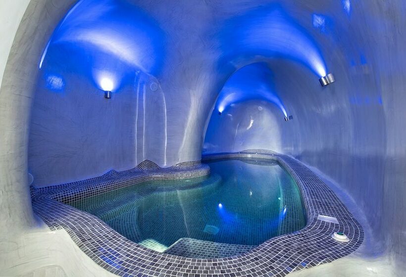 套房配有游泳池, Pegasus Suites & Spa