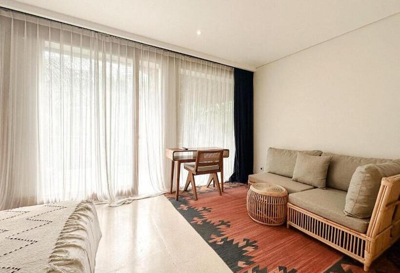 اتاق لوکس با بالکن, Zin Canggu Resort & Villas