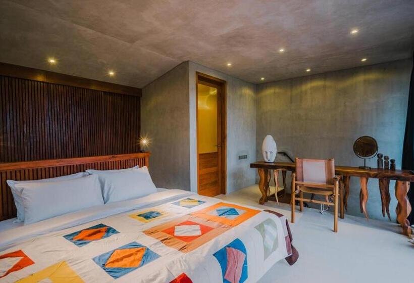 اتاق لوکس با بالکن, Zin Canggu Resort & Villas
