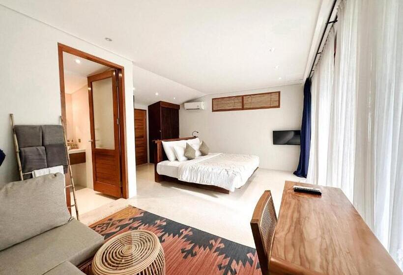 اتاق لوکس با بالکن, Zin Canggu Resort & Villas
